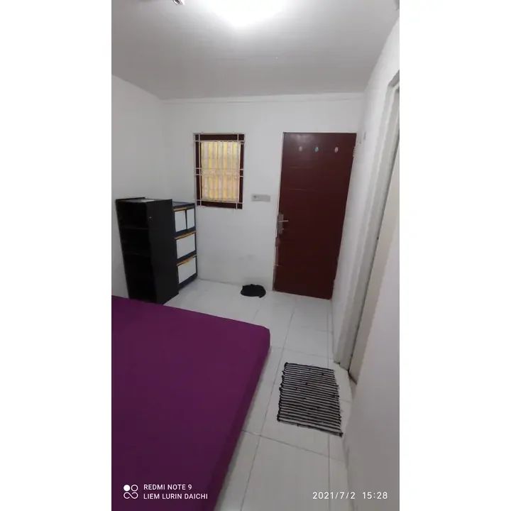 Foto Kamar B (Deluxe Room)  Kost Surabaya